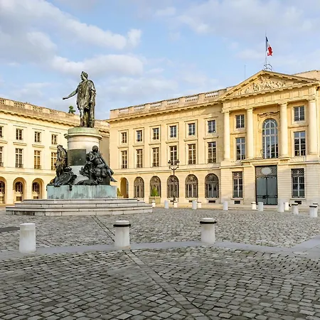 Apartment Le Millesime Vesle Hypercentre 6 Couchages Reims
